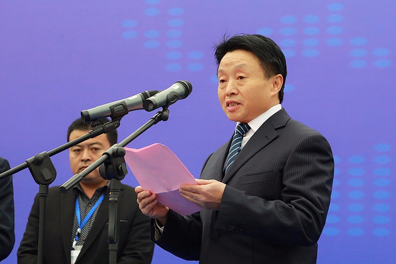 张路宏李冬玉出席2017第三届西安国际J9集团平台产业展览会｜熊良虎致辞