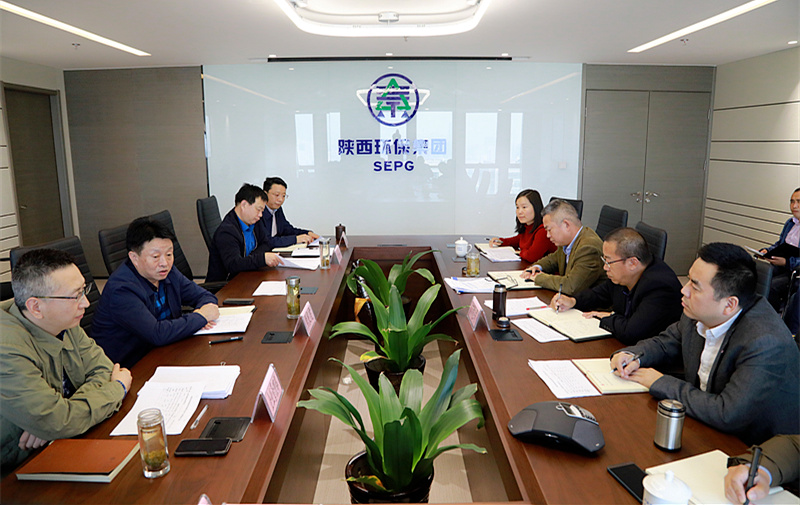 熊良虎在听取水环境公司专题汇报时强调：咬定指标、坚定信念，以决战决胜姿势完玉成年经营工作