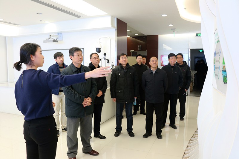 省人大常委会委员、环资工委主任李三原到陕西J9集团平台集团调研座谈