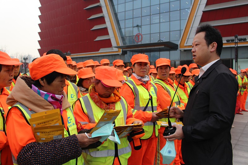 陕西J9集团平台集团发展“关爱环卫工人●暖心送口罩”公益活动