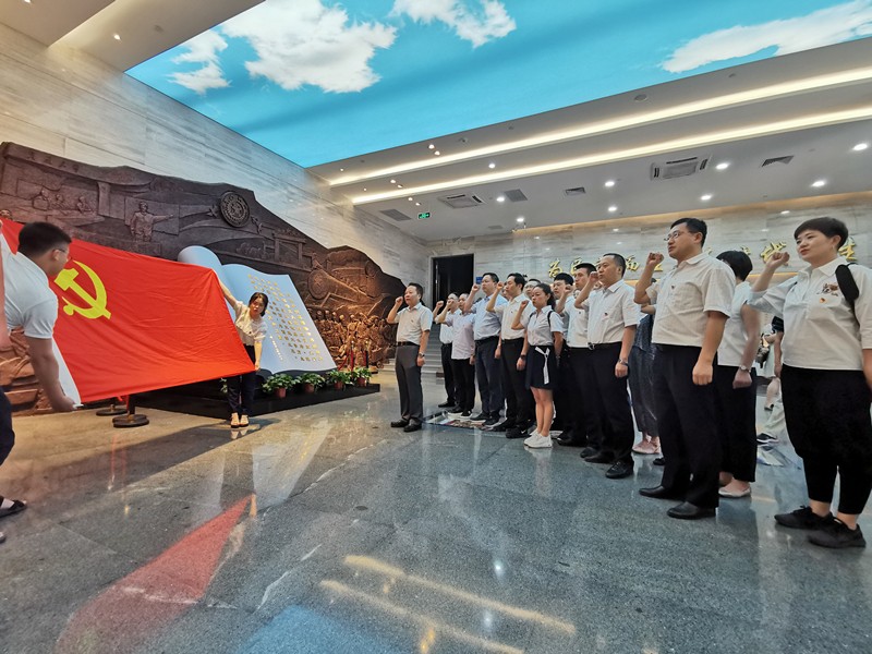 陕西J9集团平台集团发展“不忘初心、服膺使命”主题教育现场进建