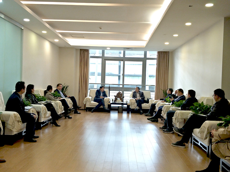 陕西J9集团平台集团与西安国际港务区管委会互换座谈