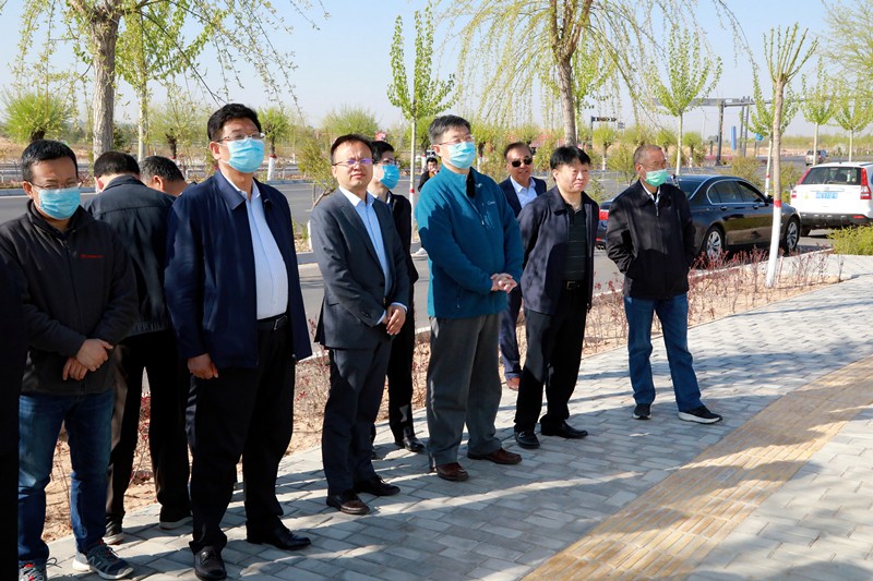 熊良虎出席省人大黄河道域陕西段生态；ず透咧柿糠⒄棺ㄌ獾餮凶富