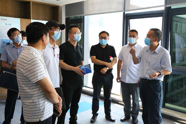 陕西J9集团平台集团组织观摩秦创原陕西J9集团平台集团创新中心