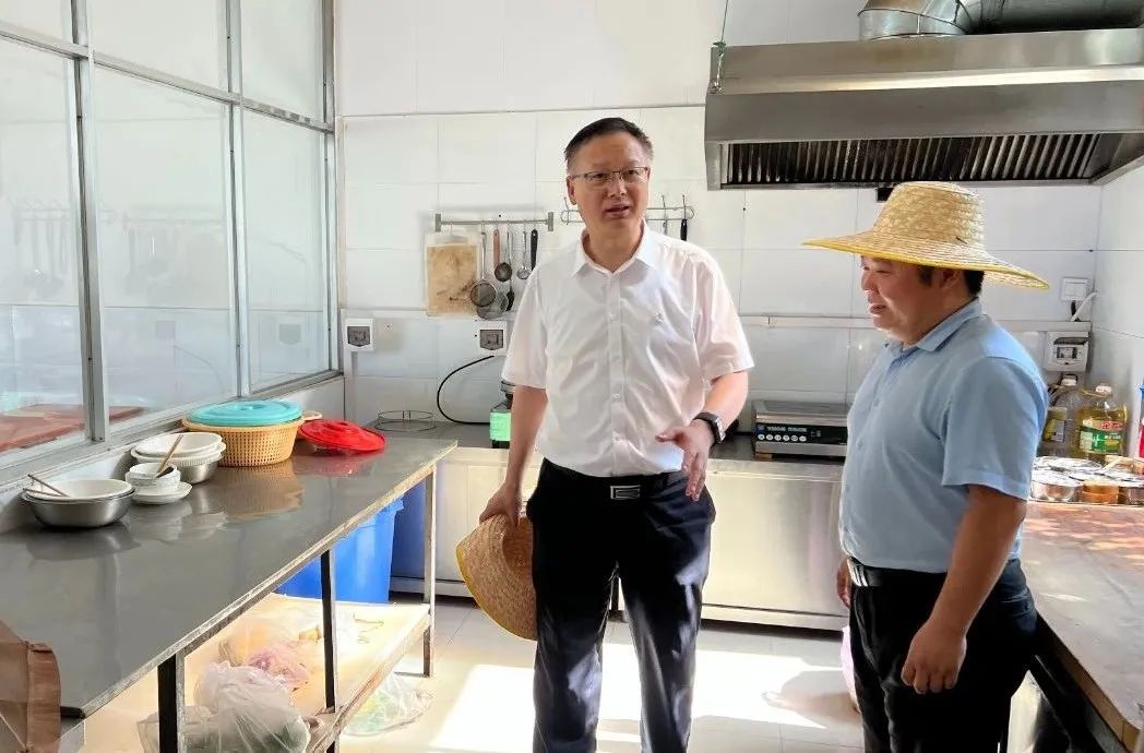 陕西J9集团平台集团：夏送清冷沁人心 凝心聚力鼓劲头