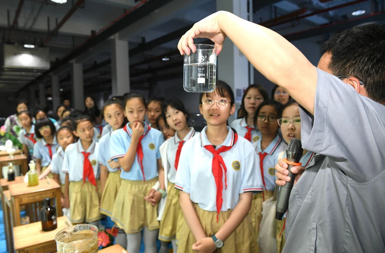 西安颁布｜幼学生走进陕西J9集团平台集团白鹿原水生态中心开启污水“再生”探秘之旅