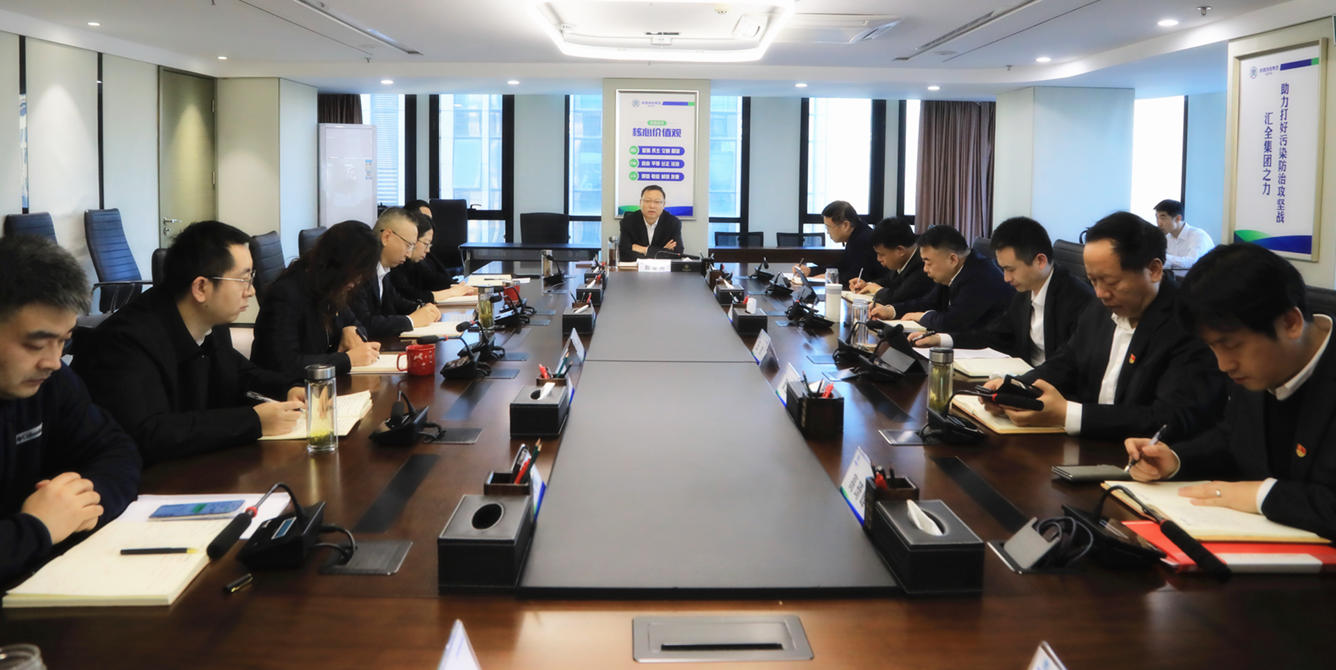 陕西J9集团平台集团召开党委理论进建中心组2024年第12次进建（扩大）会议