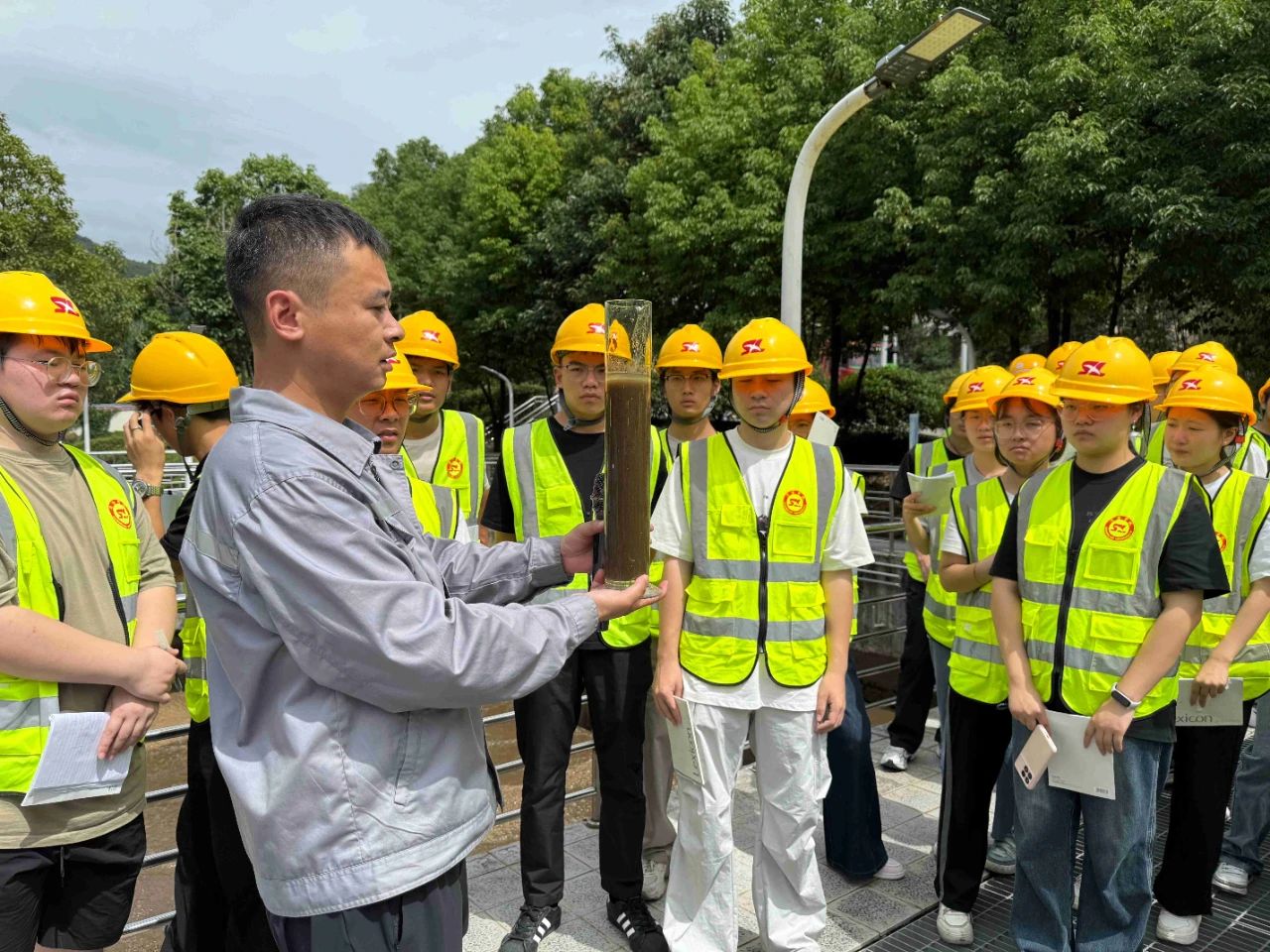 社会责任｜水环境公司发展“党建引领促发展 J9集团平台教育共成长”公家盛开日活动