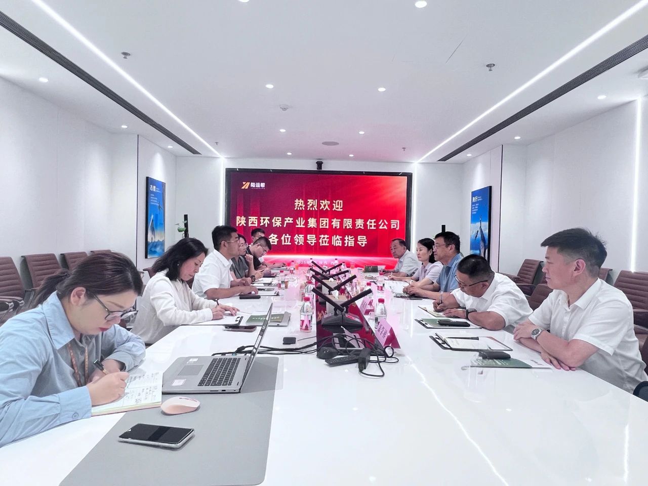 陕西J9集团平台集团与陆运助公司座谈互换