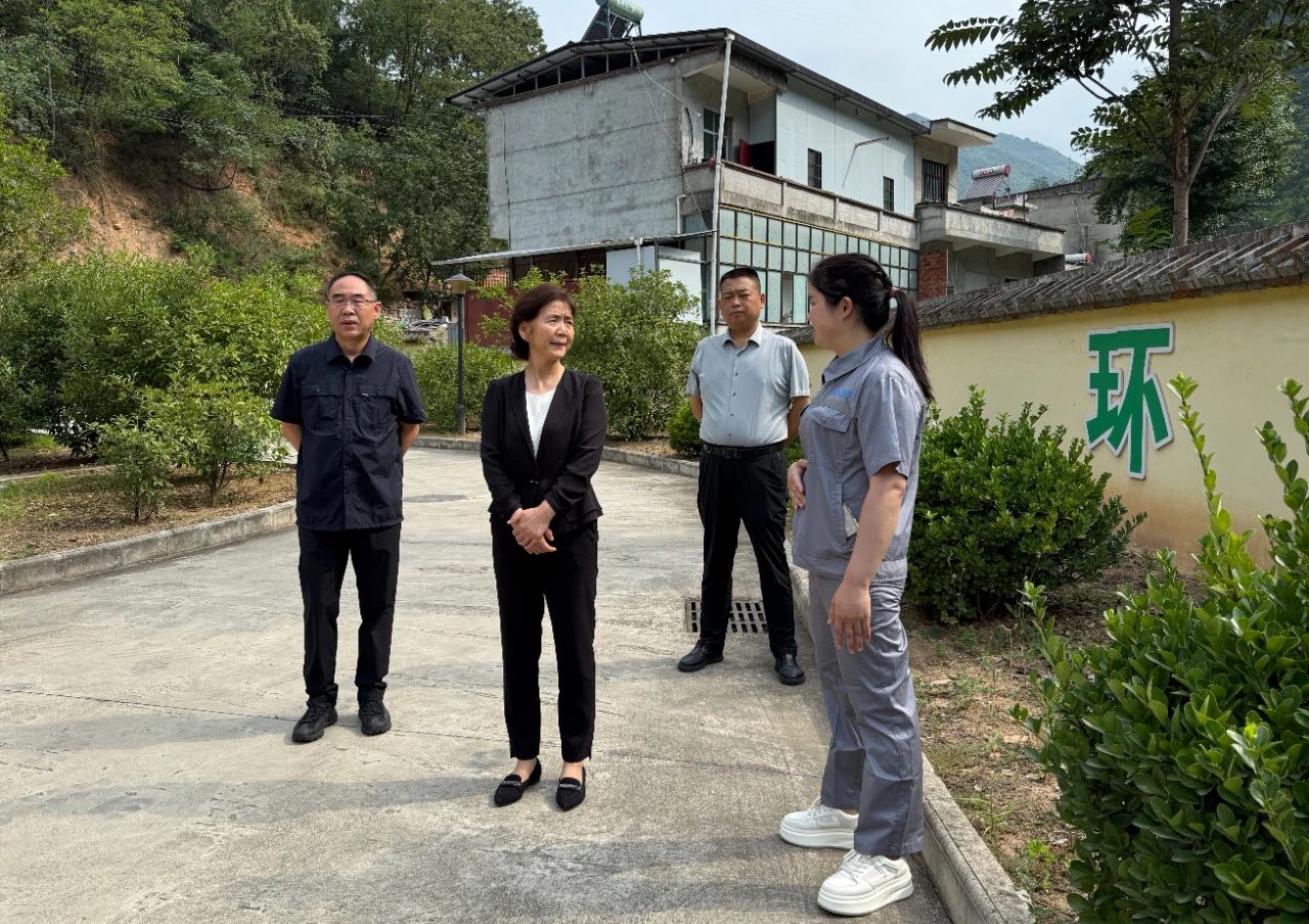 省总工会赴陕西J9集团平台集团水环境公司项目一线发展“夏送清冷”慰问活动